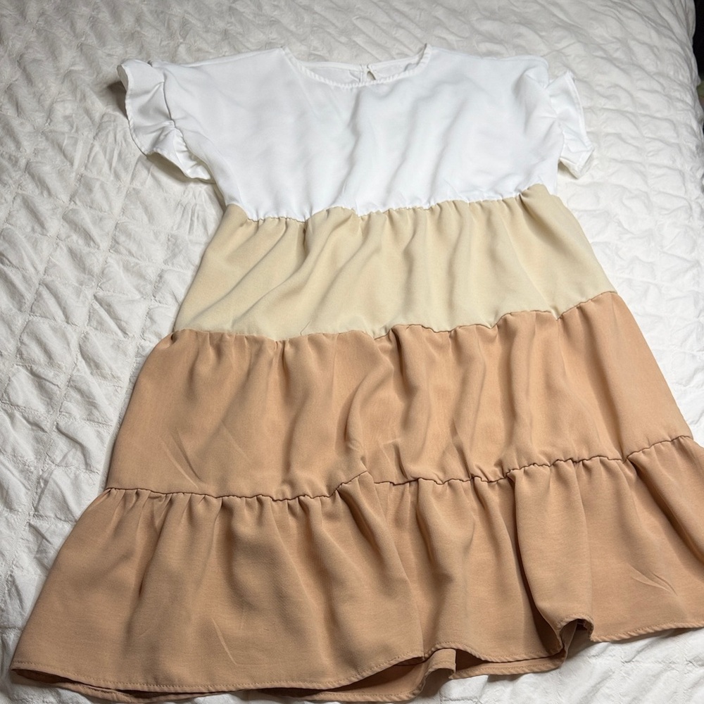 Charming White and Tan Tiered women’s Dress